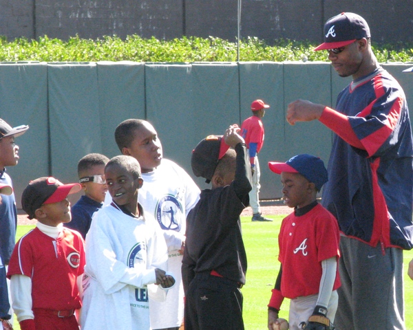 Jason Heyward (Atlanta Brave) and excited participants at L.E.A.D.'s 2008 Celebrity Clinic at Georgia Tech.